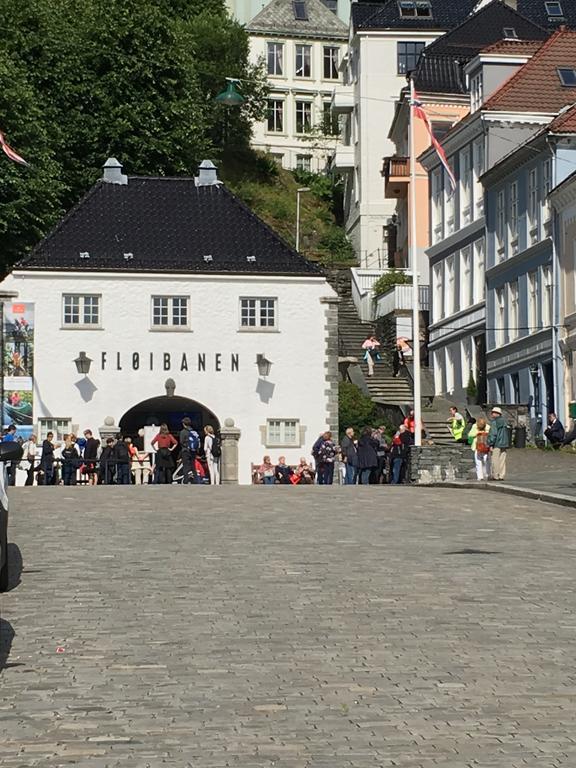 Urban Hostel Bryggen Bergen Eksteriør bilde